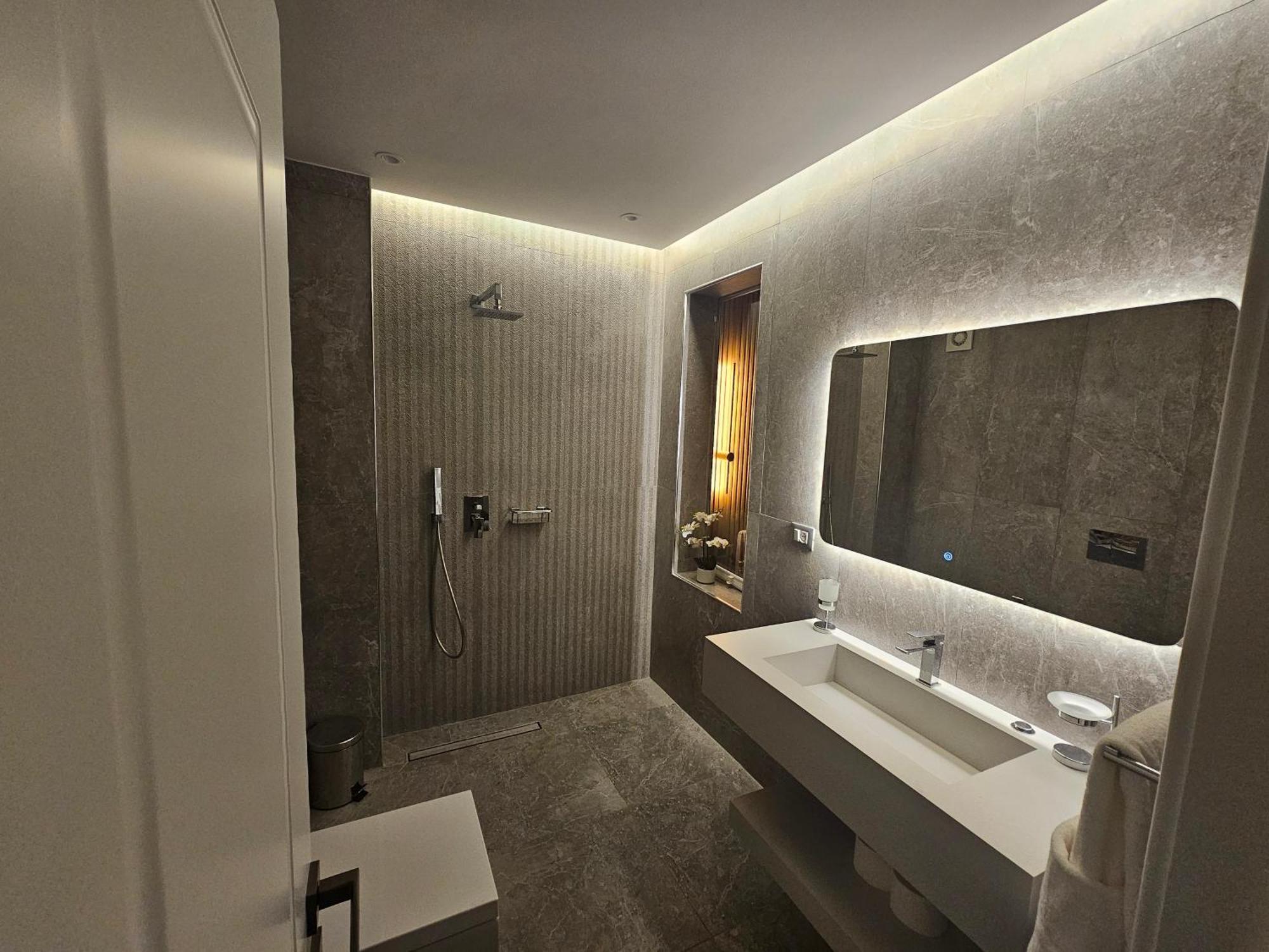 Blloku Suites, City Centre,地拉那 外观 照片