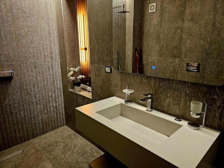 Blloku Suites, City Centre,地拉那 外观 照片